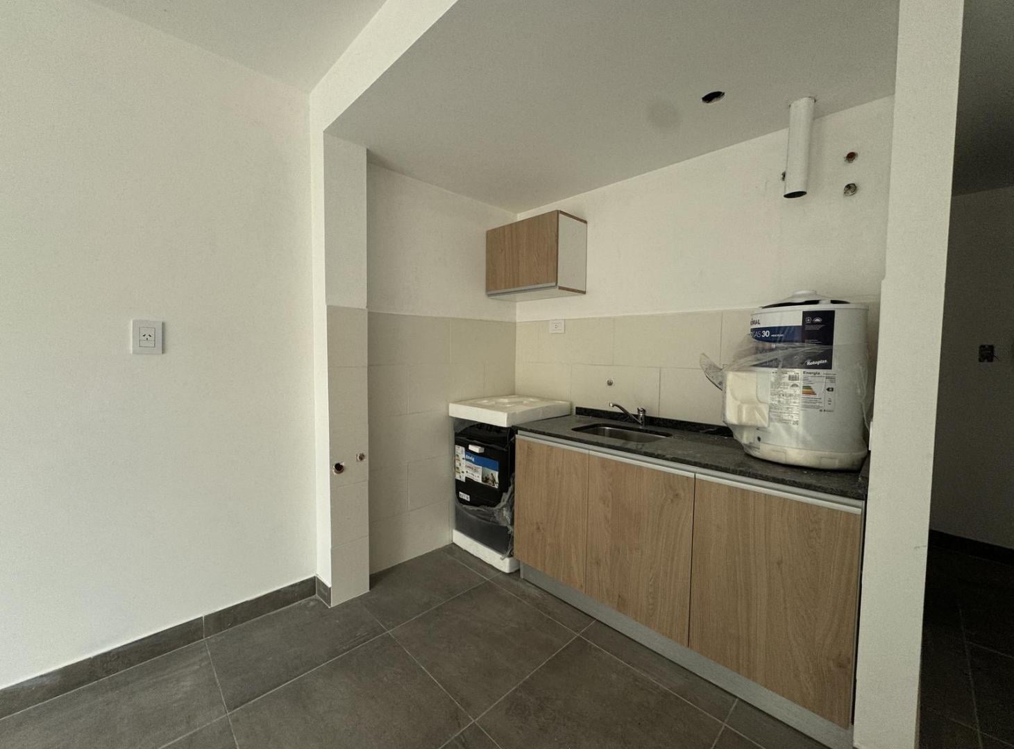 Foto de Venta monoambiente al frente en La sexta pronta entrega de posesion, imagen 5