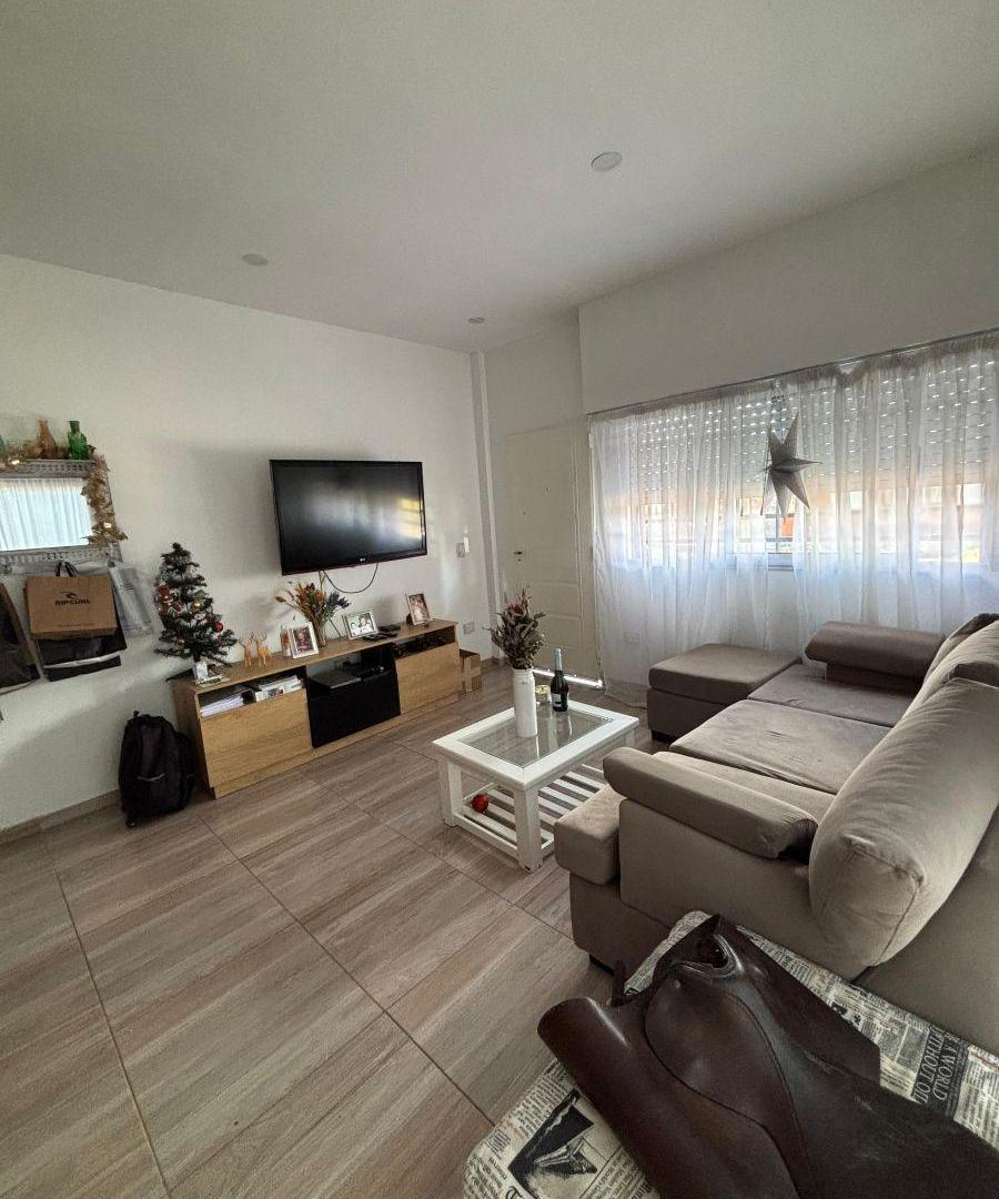 VENTA PH EN PLANTA BAJA 5 AMBIENTES EN CASEROS