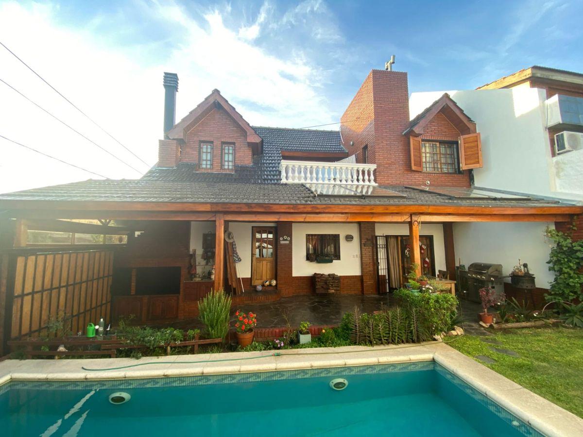 VENTA CASA 5 AMBIENTES EN VILLA BOSCH CON PILETA