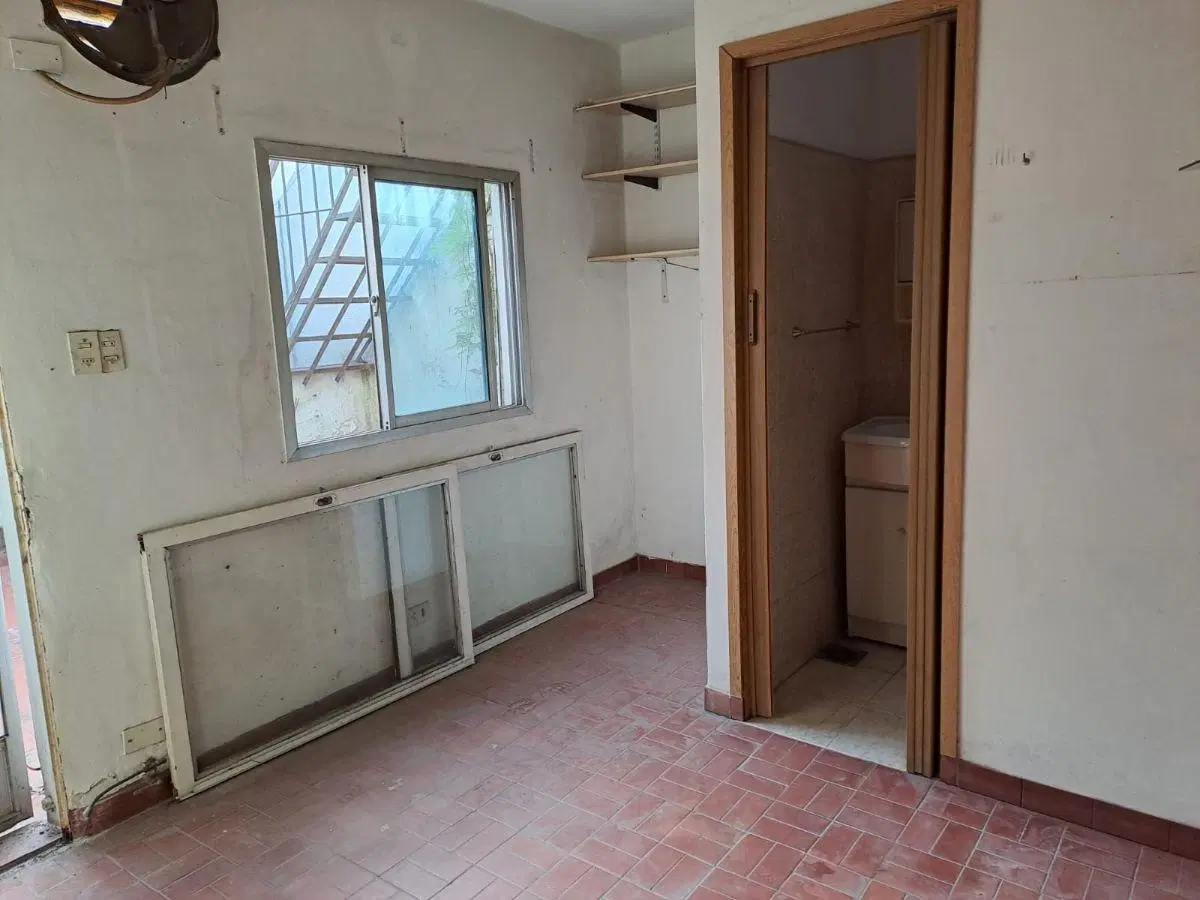 VENTA CASA 4 AMBIENTES EN CIUDAD JARDIN EL PALOMAR A RECICLAR 4