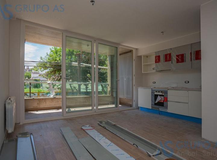 Foto de Locales Comerciales - Excelente Imagen - Importante Vidriera, imagen 5