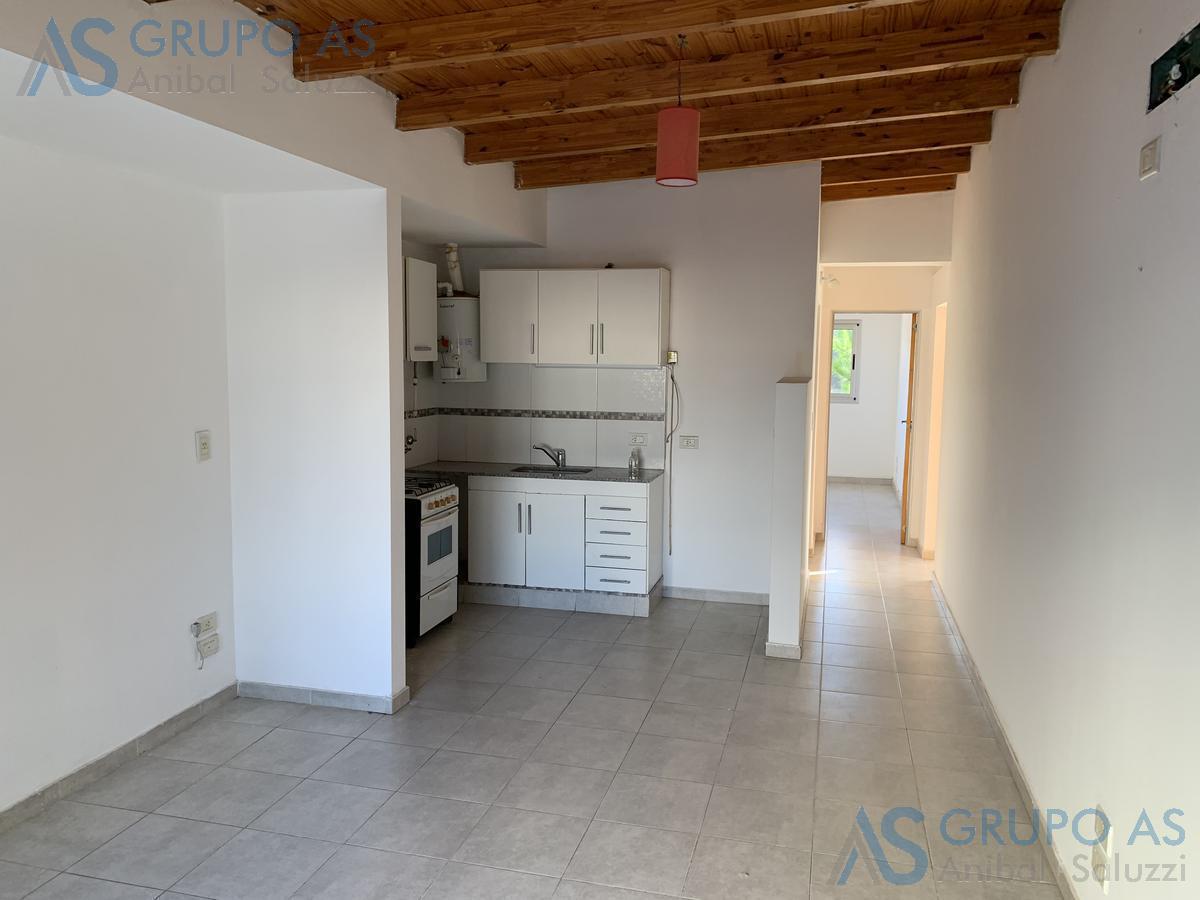 Foto de Departamento Muy Amplio y Cómodo en la Mejor Zona de Funes, imagen 3