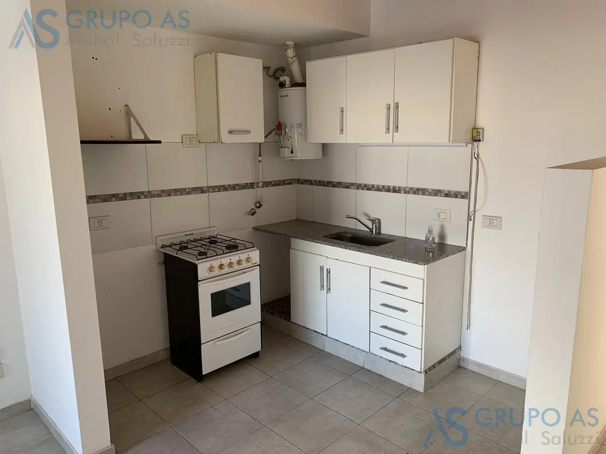 Departamento Muy Amplio y Cómodo en la Mejor Zona de Funes 5