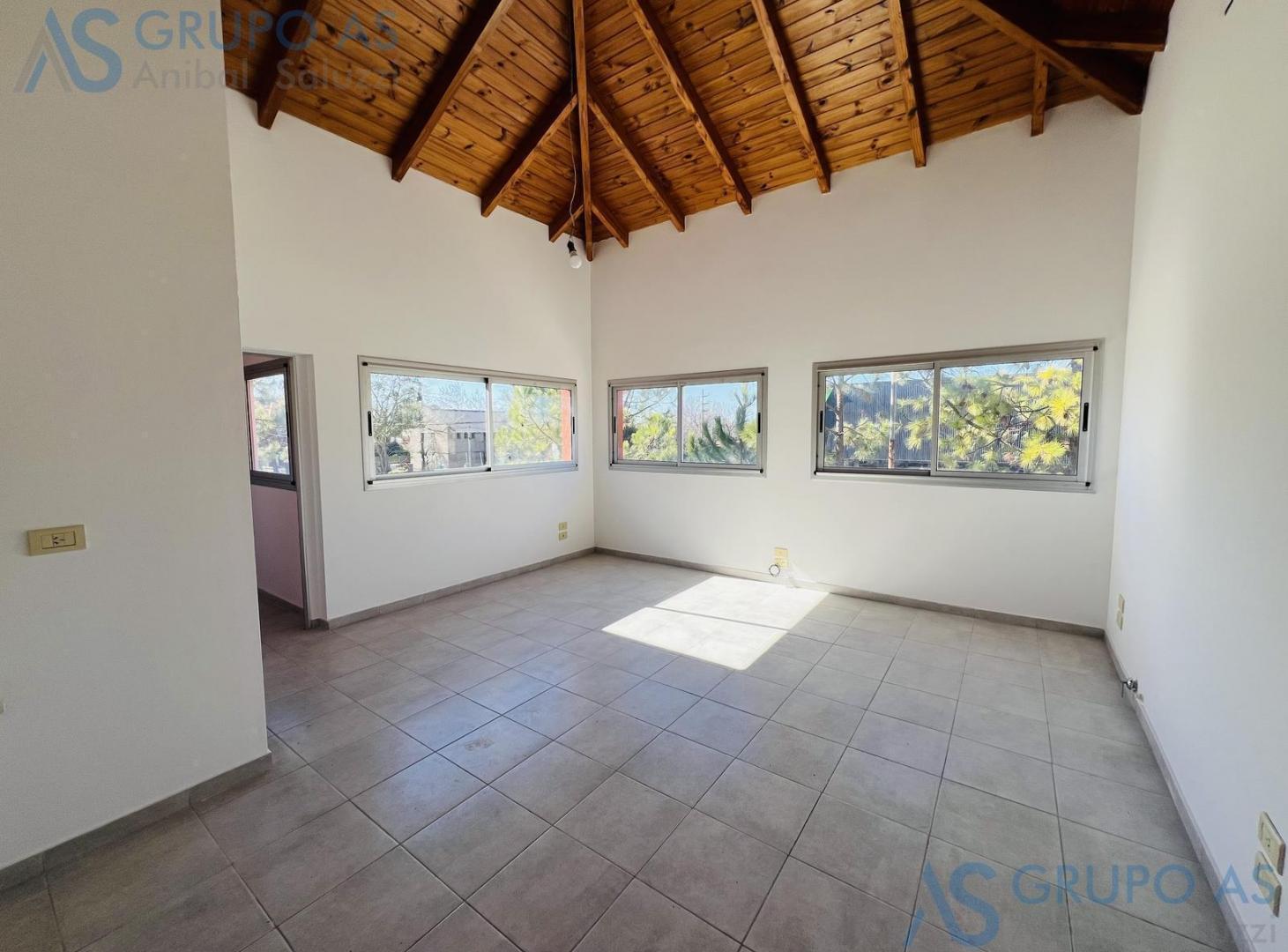 Foto de Impecable Departamento Apto para Oficina en la mejor zona de Funes, imagen 3