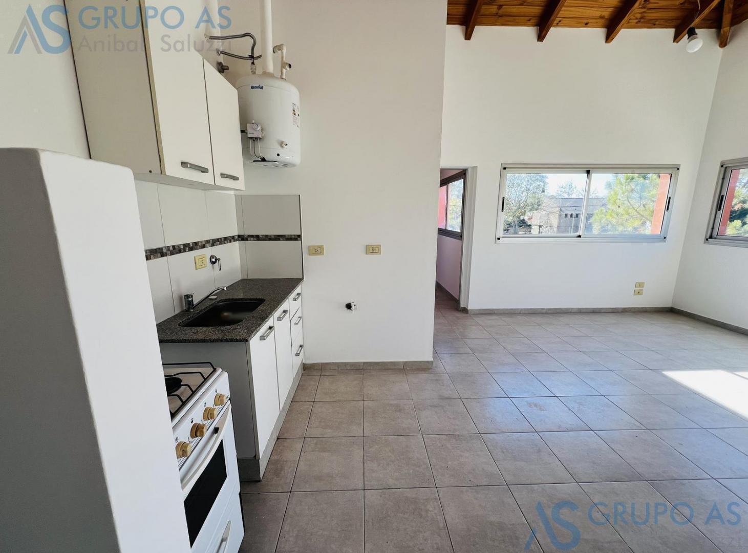 Foto de Impecable Departamento Apto para Oficina en la mejor zona de Funes, imagen 2