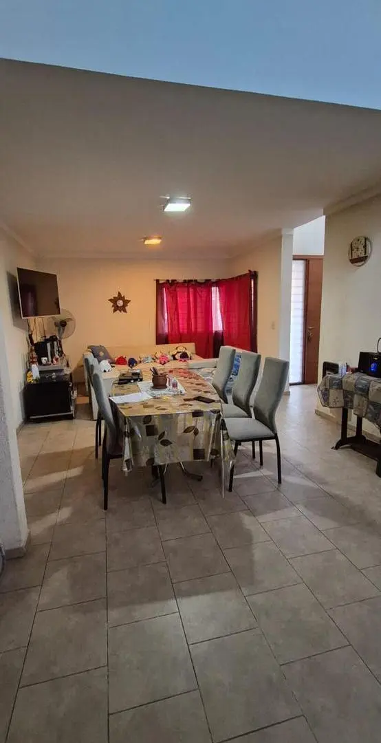 Vendo duplex en barrio con seguridad 24 hs 5