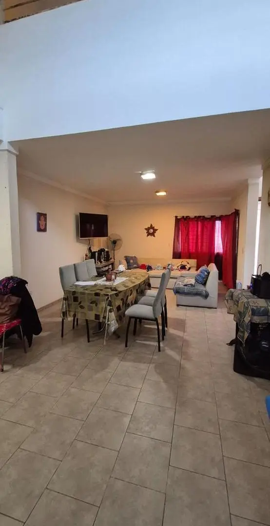 Vendo duplex en barrio con seguridad 24 hs 3