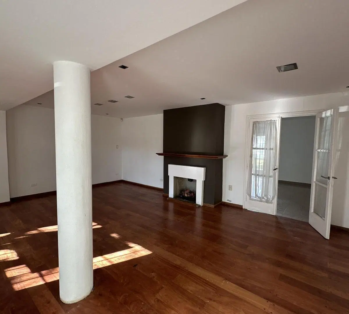 Alquila casa 3 dormitorio en el Cerro de las Rosas 4