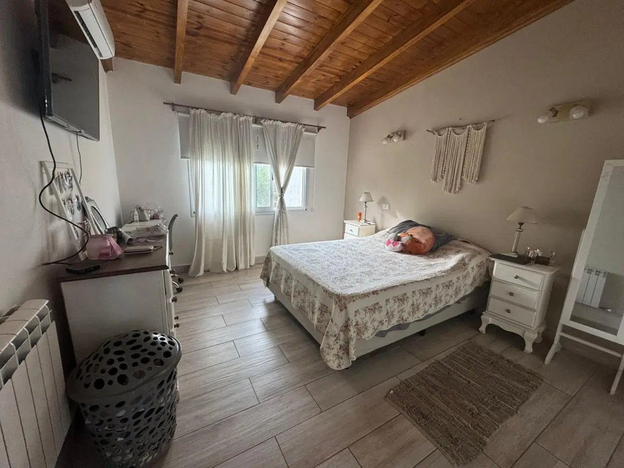 VENDO CASA EN CLAROS DEL BOSQUE 3 DORMITORIOS 3
