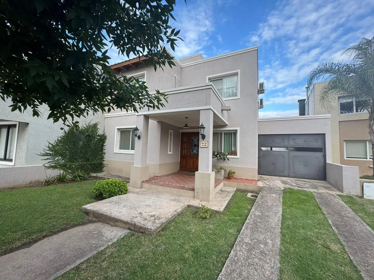 VENDO CASA EN CLAROS DEL BOSQUE 3 DORMITORIOS 2