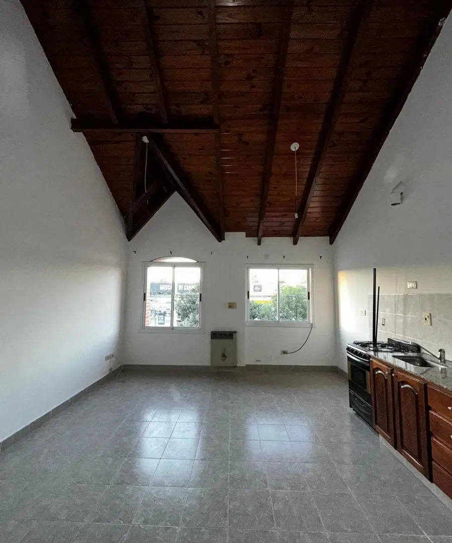 Alquilo dpto. 1 dorm. en Recta Martinolli 5