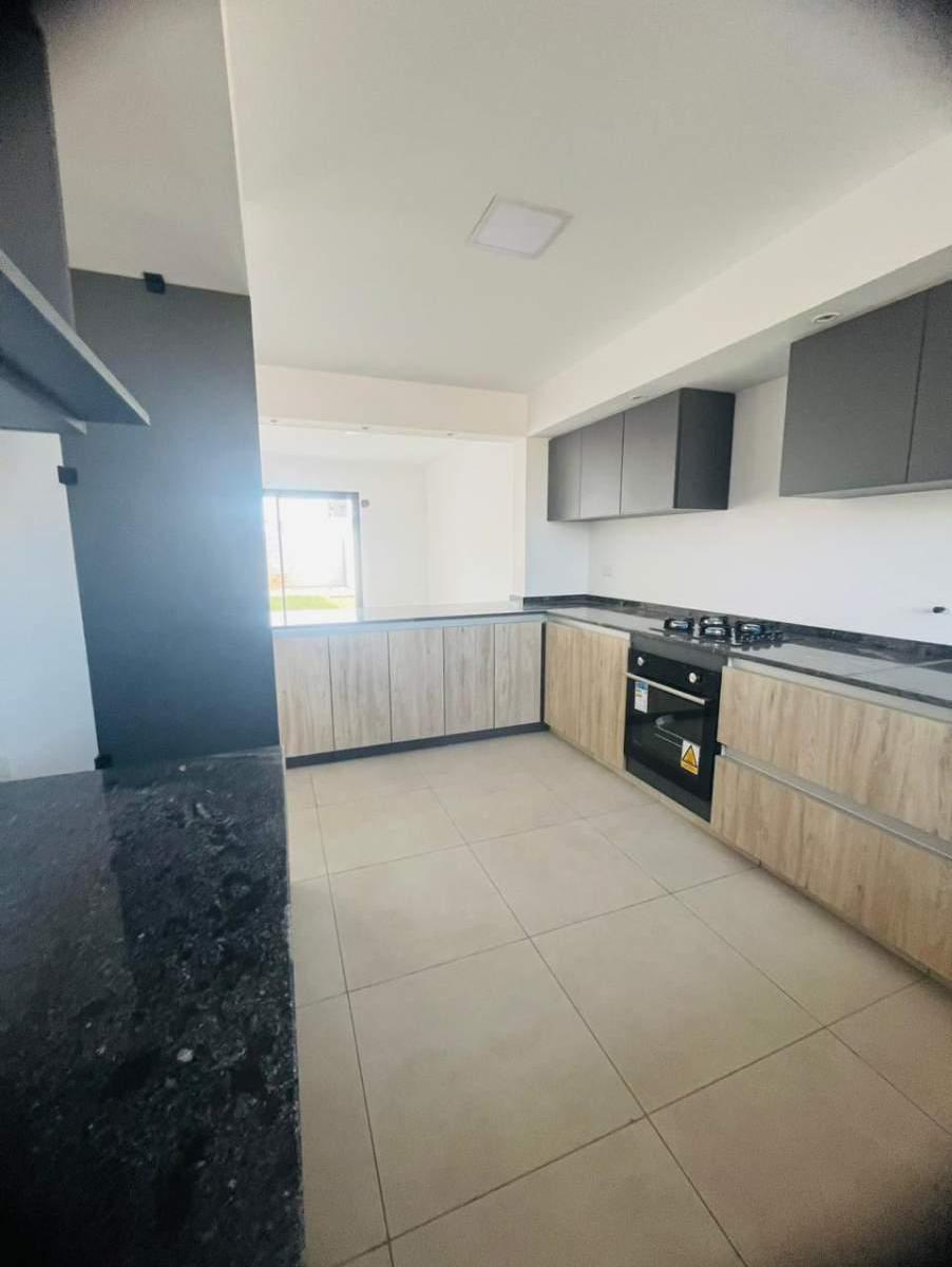 Venta de Hermoso Duplex - 3 Dorm - Solares de Manantiales 2
