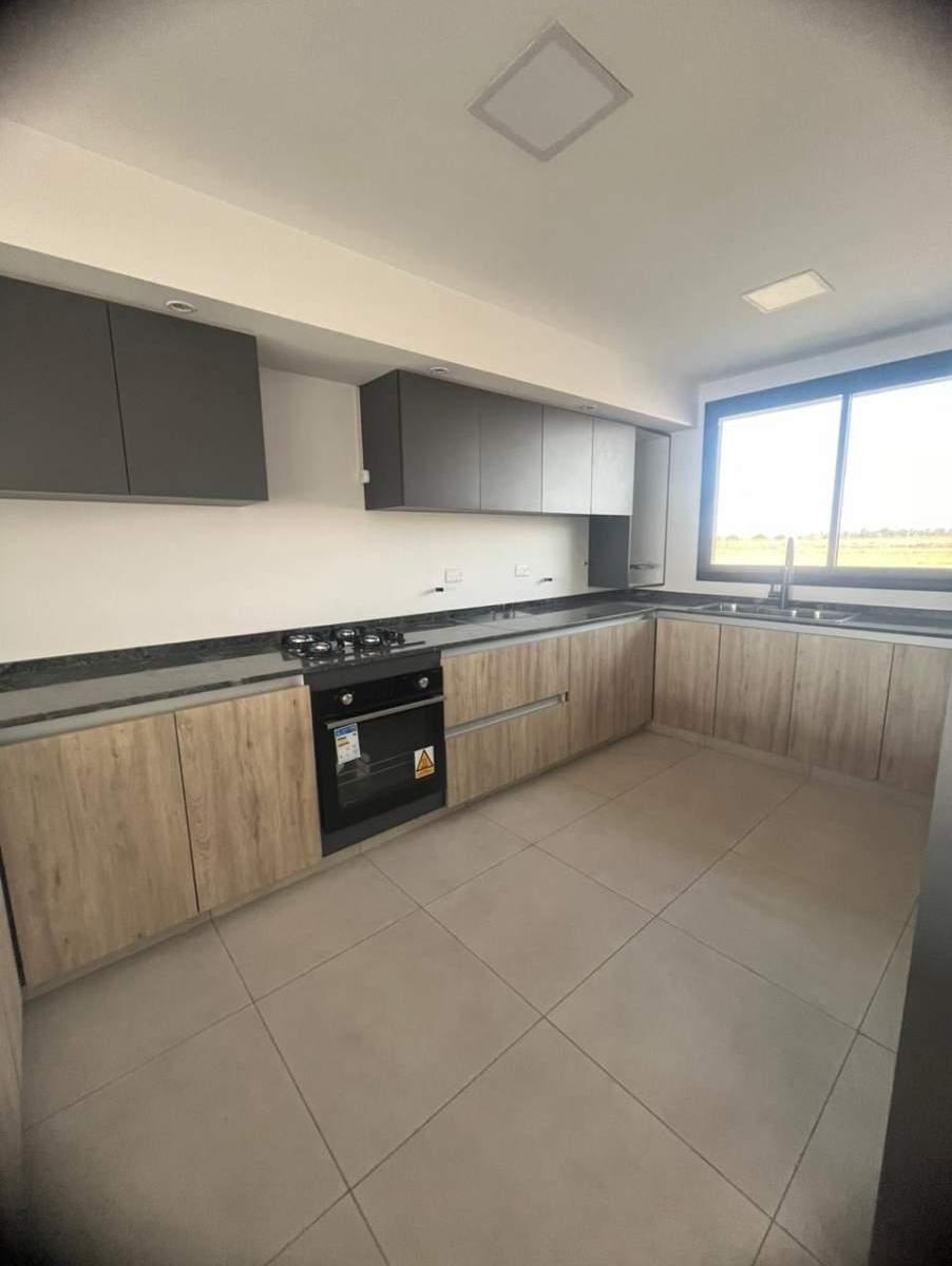 Venta de Hermoso Duplex - 3 Dorm - Solares de Manantiales 3