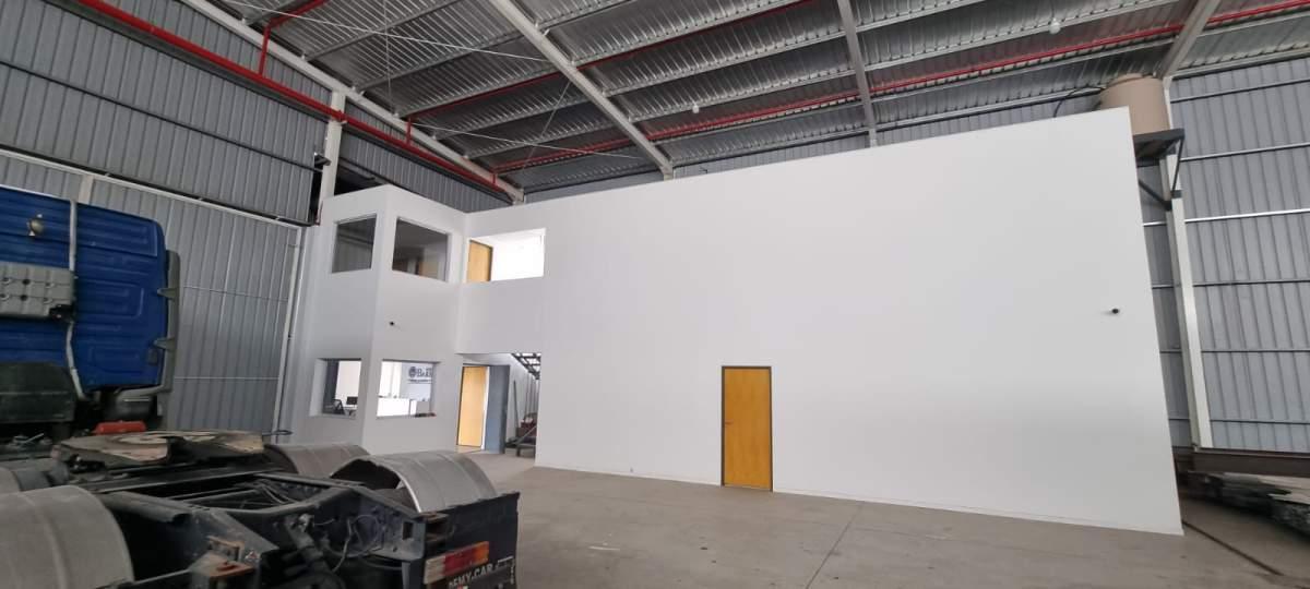 Foto de NAVE INDUSTRIAL EN VENTA - SE ACEPTA OFERTA DE CONTADO - POLO 52, imagen 2