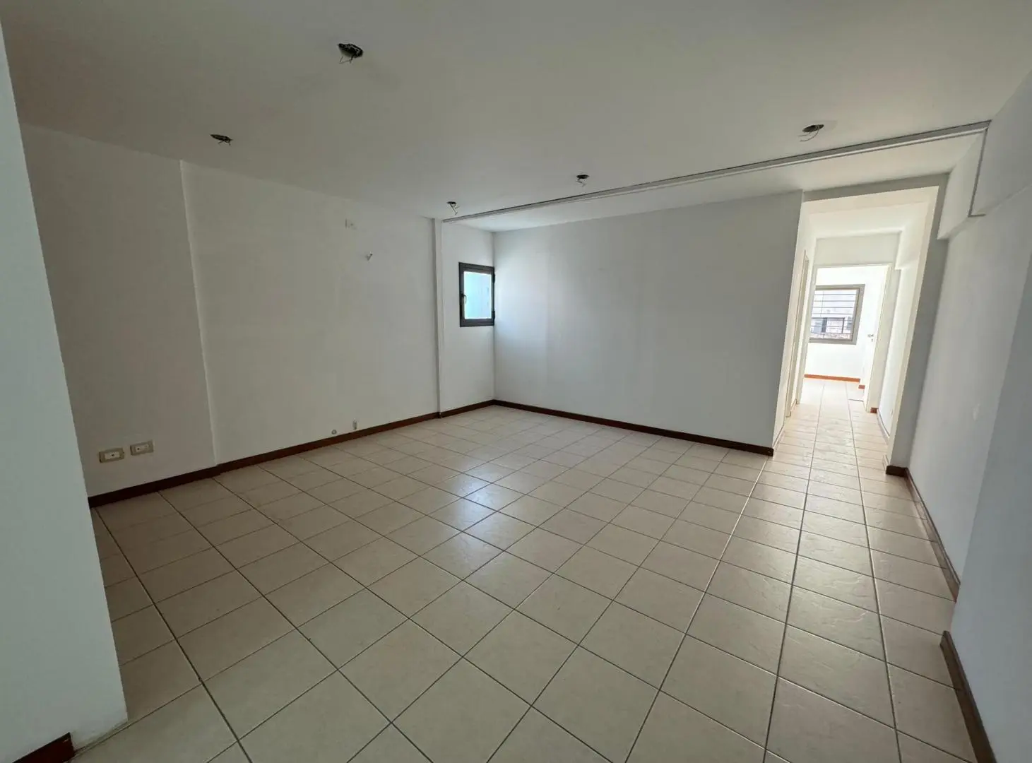 AMPLIO DEPARTAMENTO CON RENTA EN NUEVA CORDOBA 1