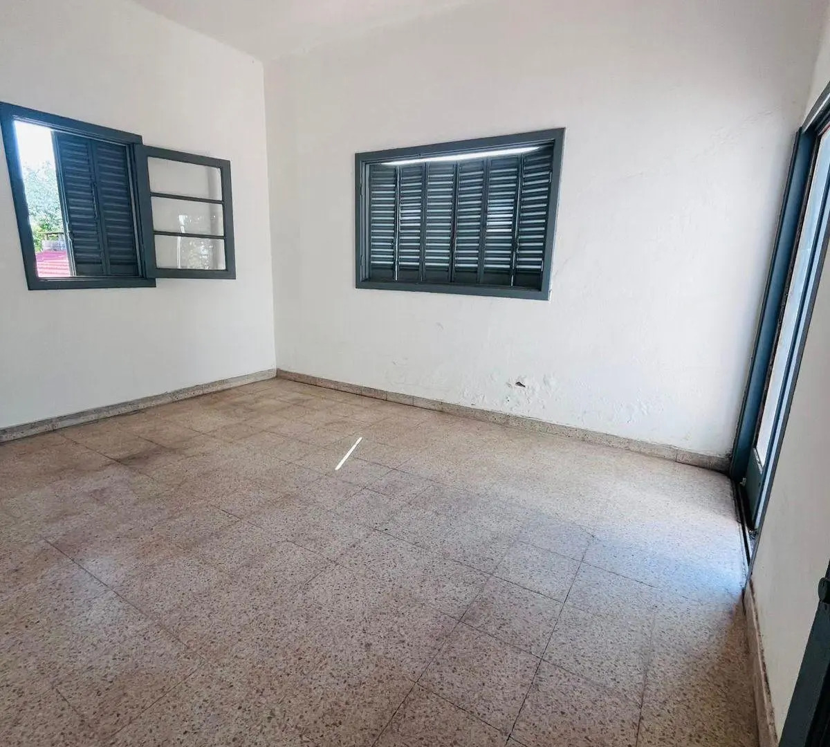 CASONA EN ALQUILER  UBICACIÓN ESTRATÉGICA SOBRE AV. RAFAEL NUÑEZ 5