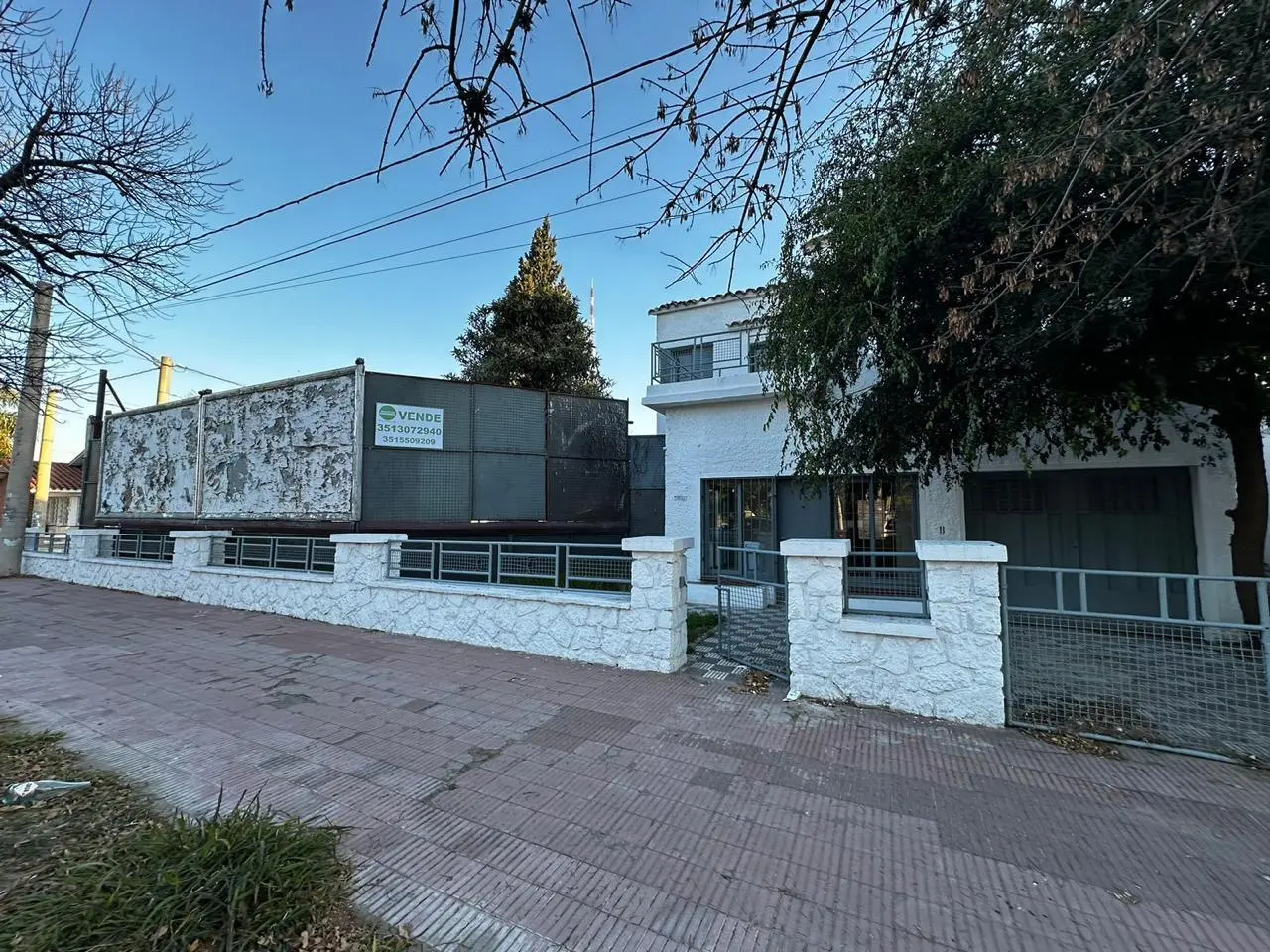 CASONA EN ALQUILER  UBICACIÓN ESTRATÉGICA SOBRE AV. RAFAEL NUÑEZ 4