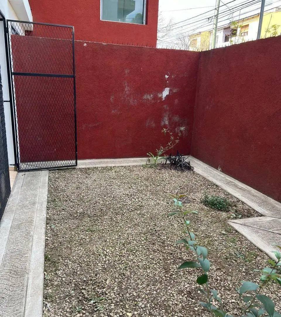 VIVI O INVERTI EN ALTO ALBERDI: DEPTO EN PLANTA BAJA SOBRE CASEROS! 1