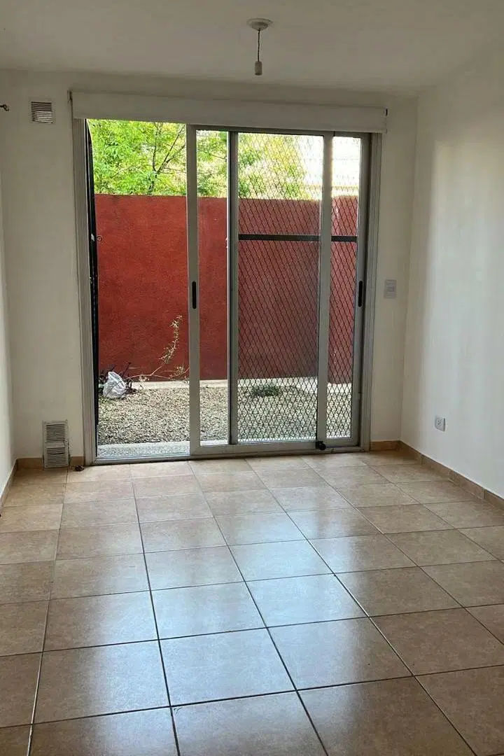 VIVI O INVERTI EN ALTO ALBERDI: DEPTO EN PLANTA BAJA SOBRE CASEROS! 2