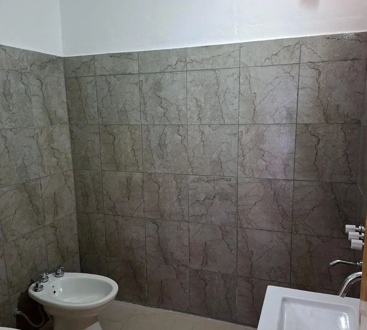 CASA EN ALQUILER TOTALMENTE A ESTRENAR, DOS DORM EN GUEMES! 5