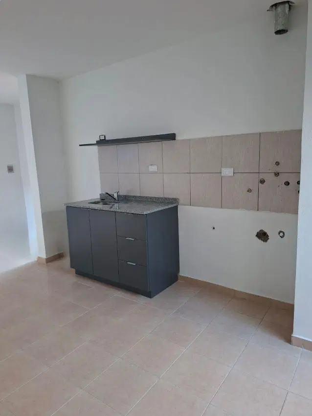 OPORTUNIDAD DE INVERSION! DOS CASAS EN GUEMES EN UNA SOLA PROPIEDAD 8