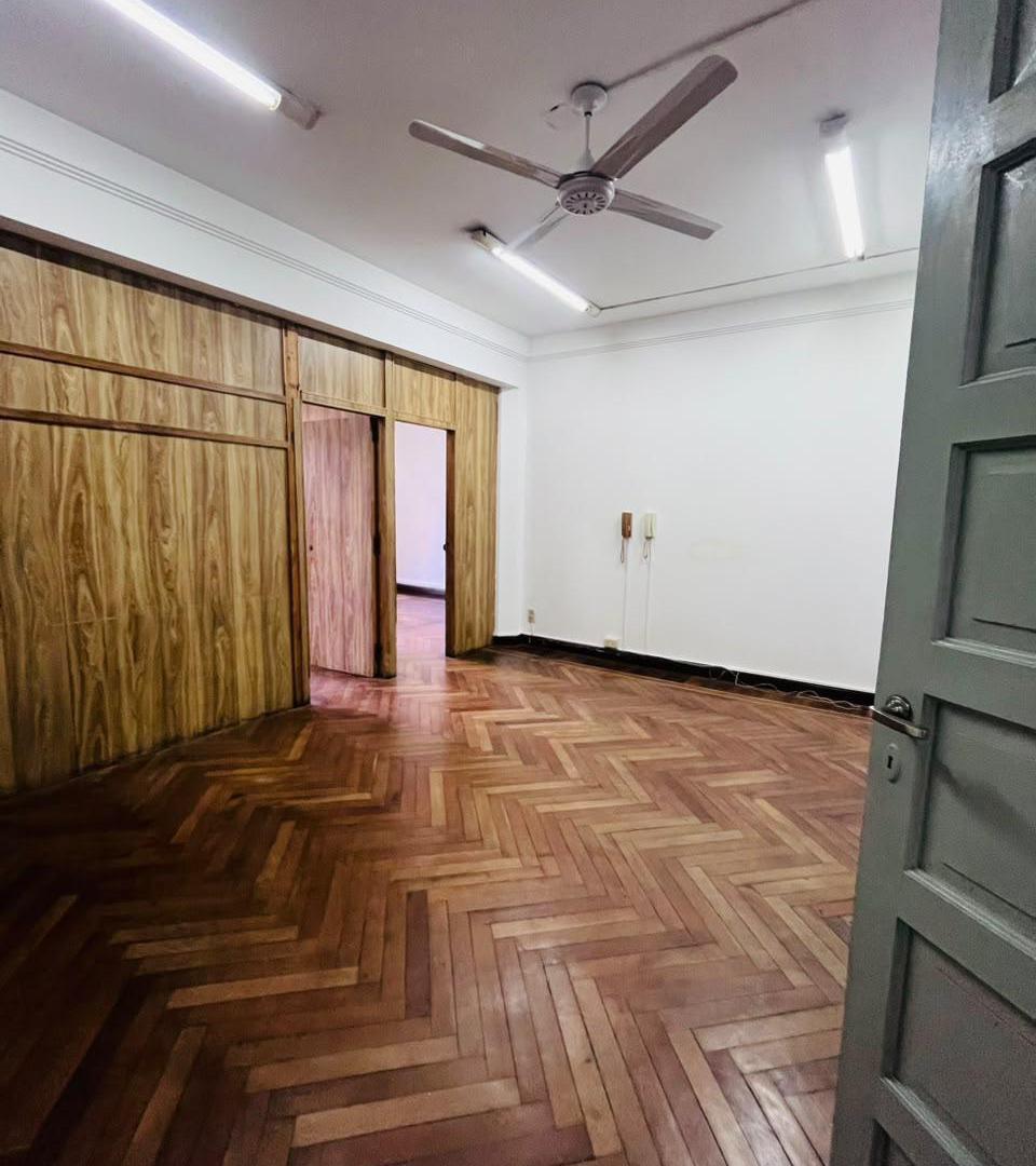 Foto de ALQUILER DE OFICINA AV. COLÓN - PLENO CENTRO!, imagen 2