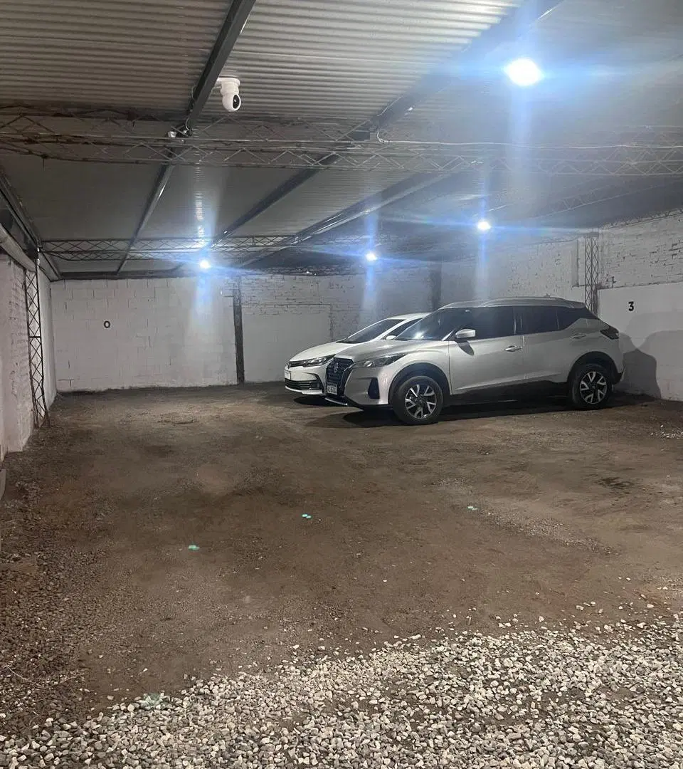 OPORTUNIDAD DE INVERSION. VENTA DE COCHERAS CON RENTA EN GUEMES. 3