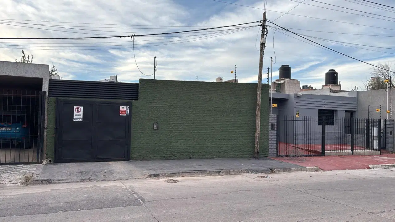 OPORTUNIDAD DE INVERSION. VENTA DE COCHERAS CON RENTA EN GUEMES. 1
