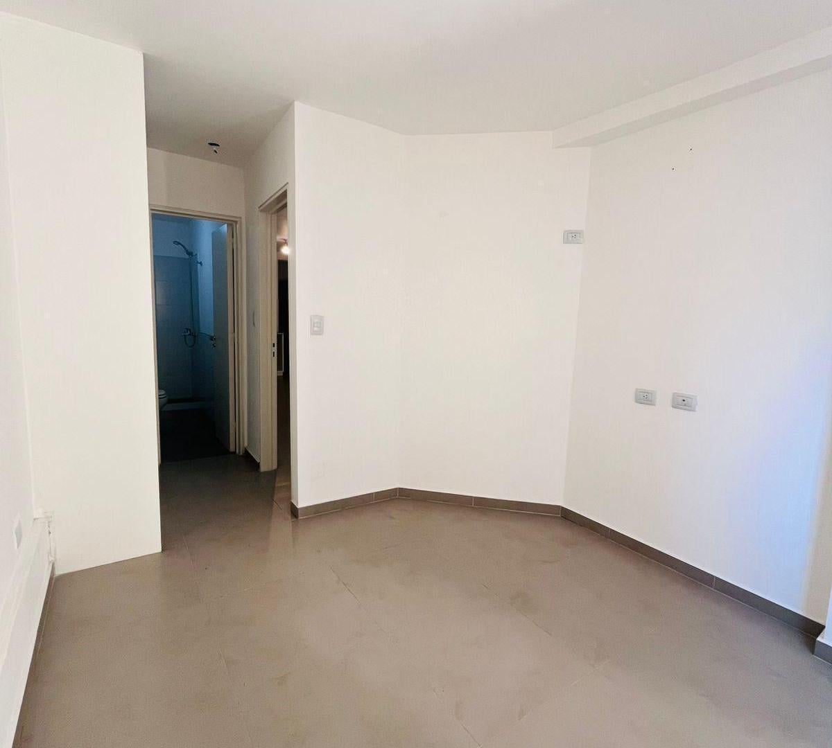 Foto de - VIVI O INVERTI - DEPARTAMENTO CON BALCON CON MUY BUENA UBICACIÓN -, imagen 1