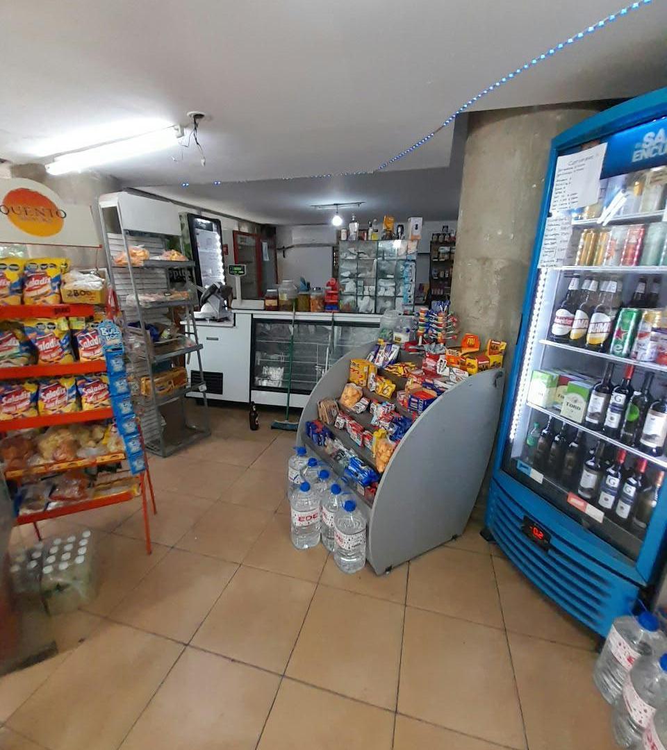 Foto de OPORTUNIDAD DE INVERSION - LOCAL EN VENTA EN BARRIO OBSERVATORIO!, imagen 3