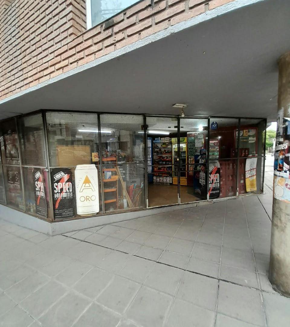 Foto de OPORTUNIDAD DE INVERSION - LOCAL EN VENTA EN BARRIO OBSERVATORIO!, imagen 1
