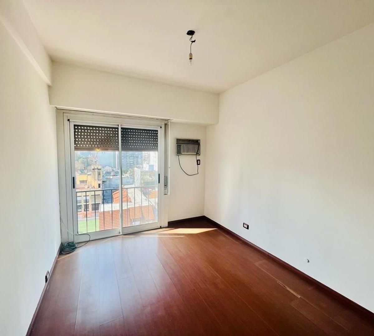 Departamento 3 amb. céntrico Ramos Mejía. Apto profesional.