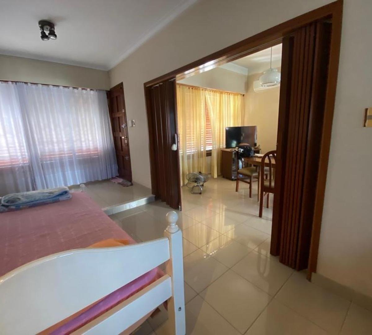 Casa 3 Ambientes con Jardín y Cochera - Morón 1