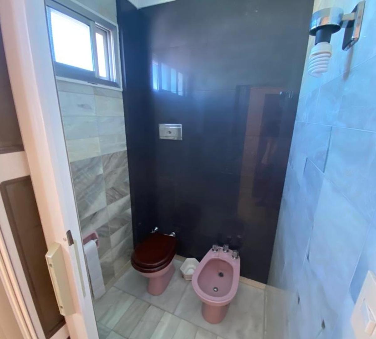 Casa 3 Ambientes con Jardín y Cochera - Morón 3
