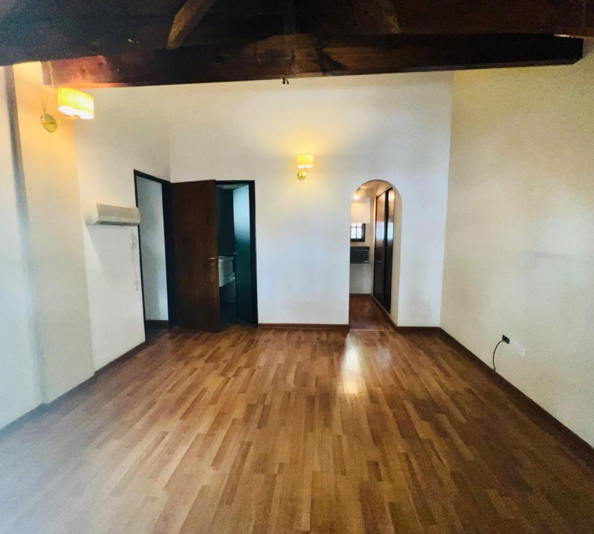 CASA 4 AMB. HAEDO - BARRIO GÜEMES