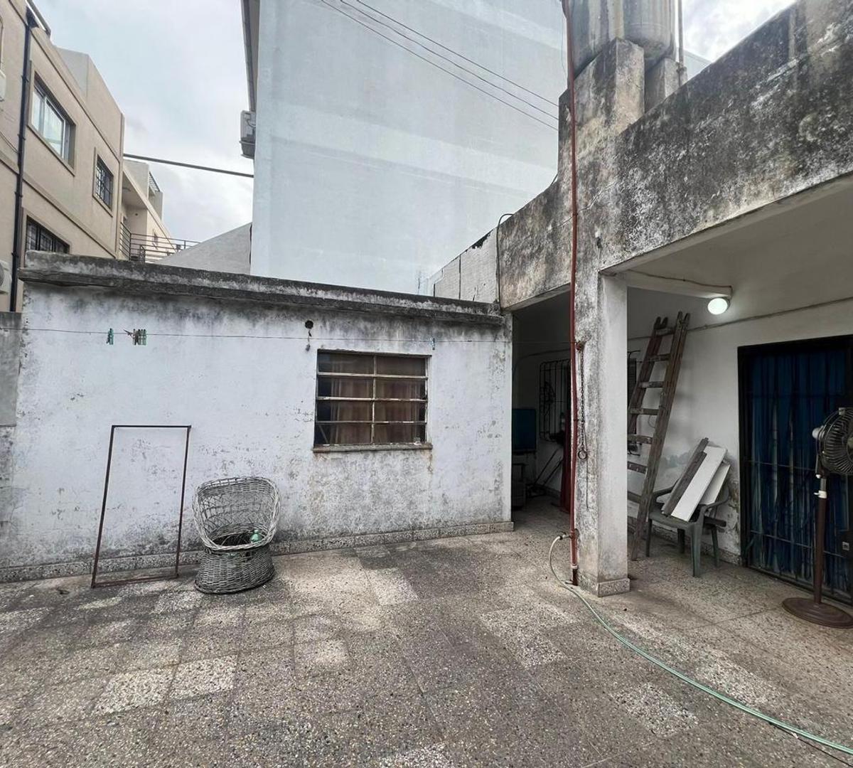 LOTE RAMOS MEJIA 8.66 X 42