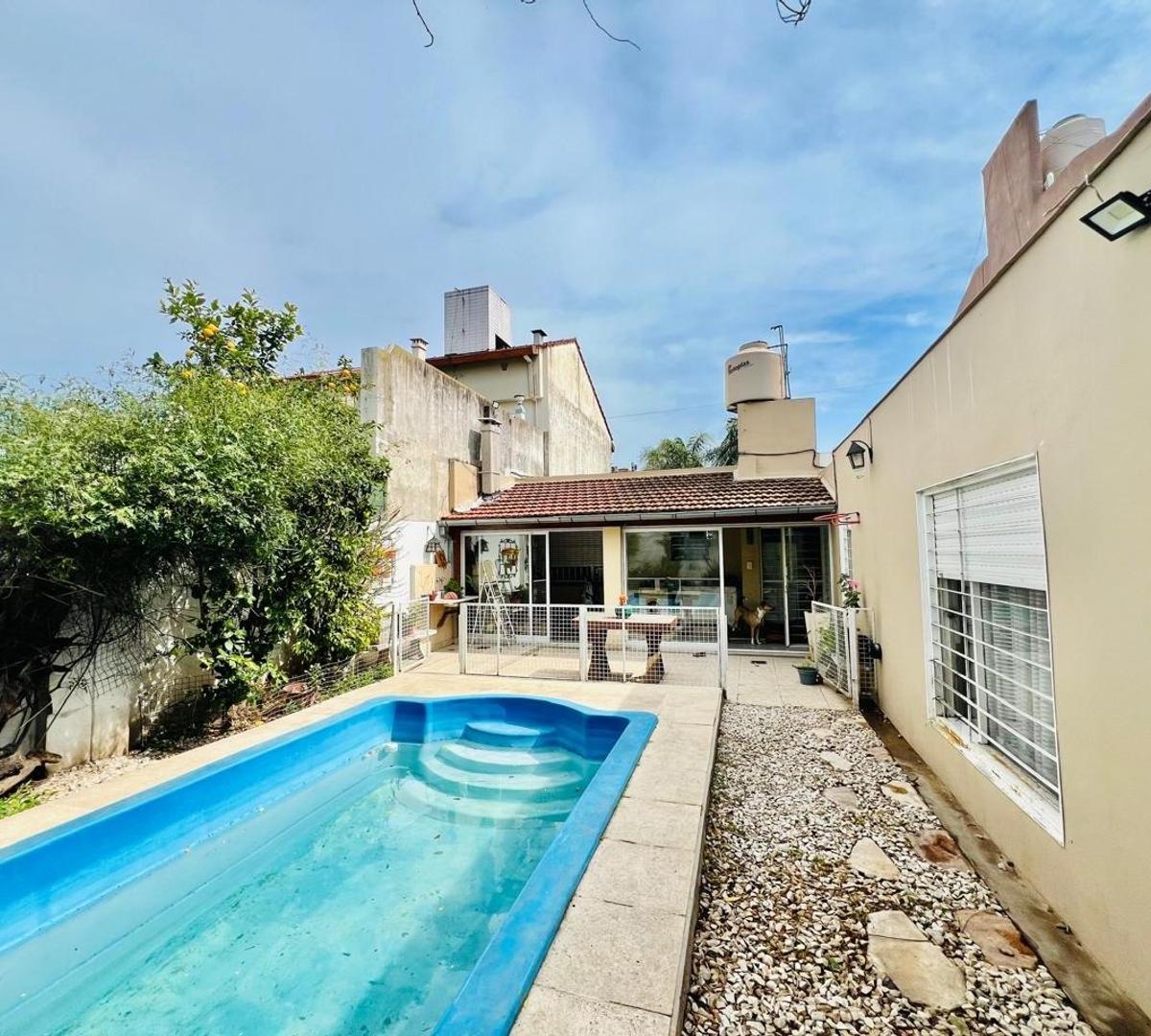 Casa 5 Amb. Moron Sur 5