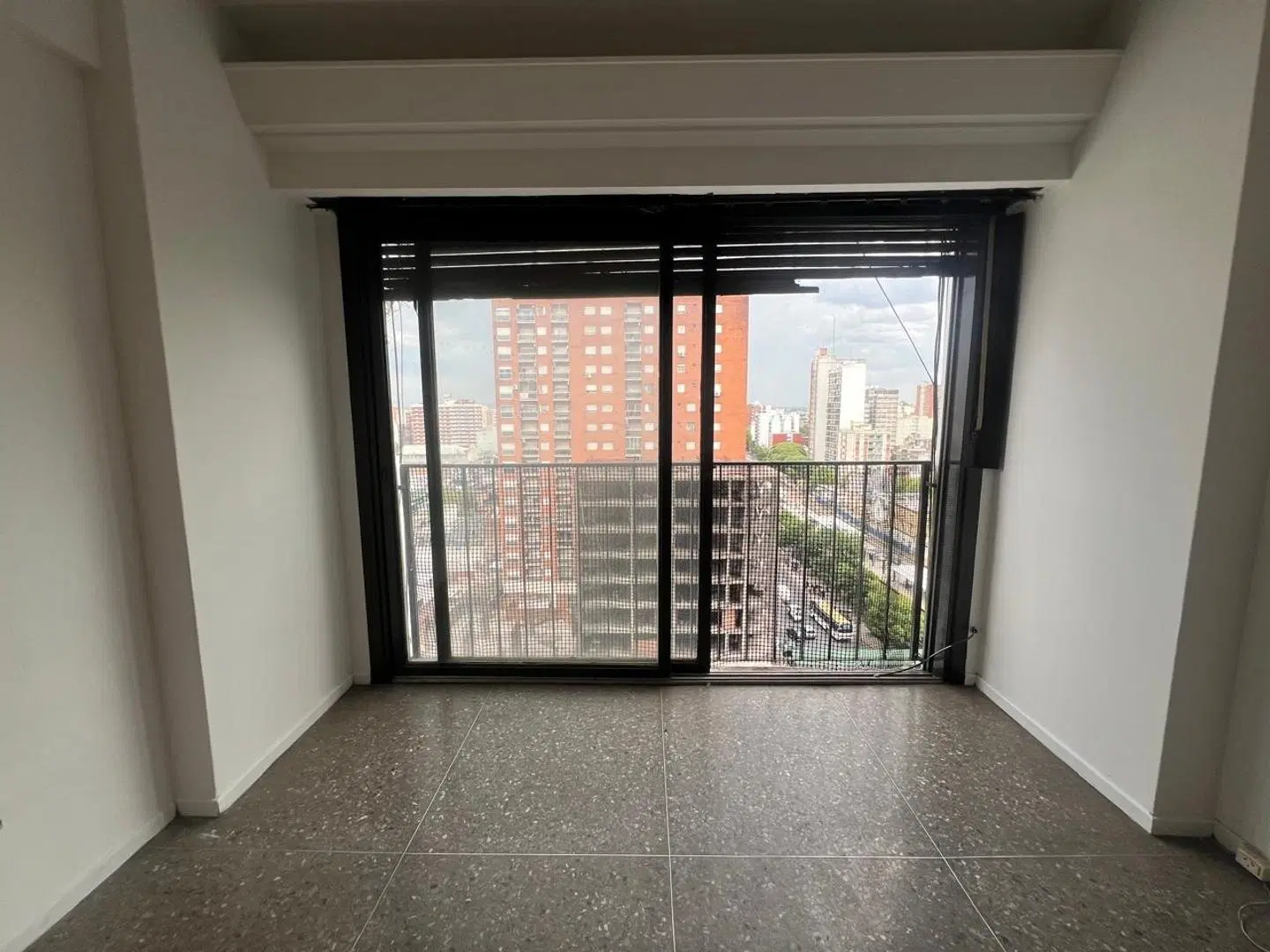 MONOAMBIENTE APTO PROFESIONAL RAMOS MEJIA 3