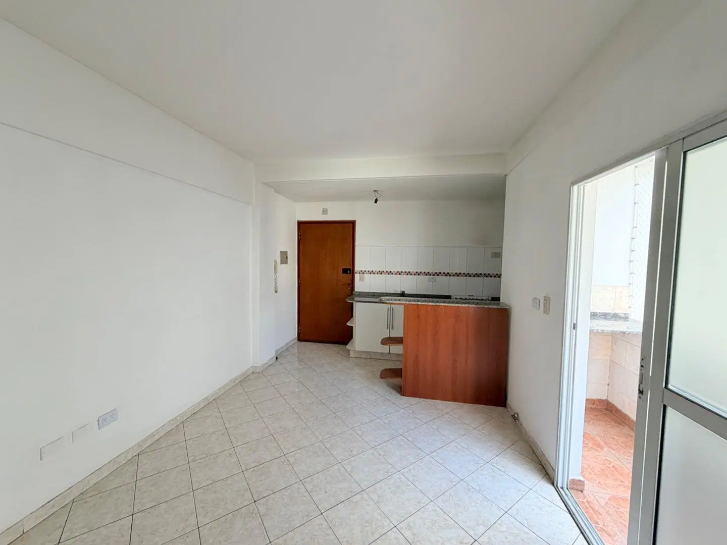 DEPARTAMENTO 2 AMB. Ramos Mejía centro 1