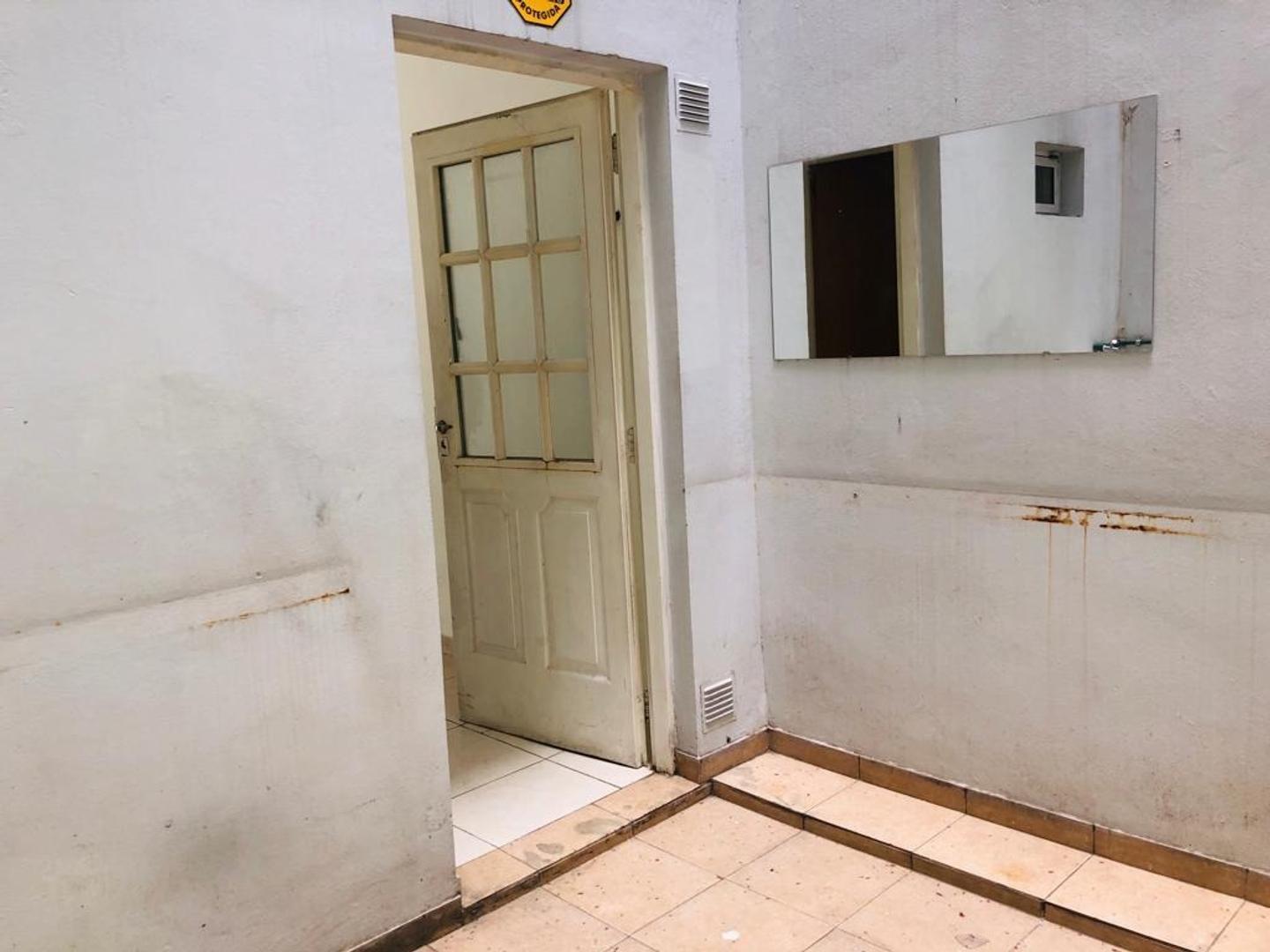 Foto de Local comercial al frente - alquiler Ramos Mejía, imagen 4