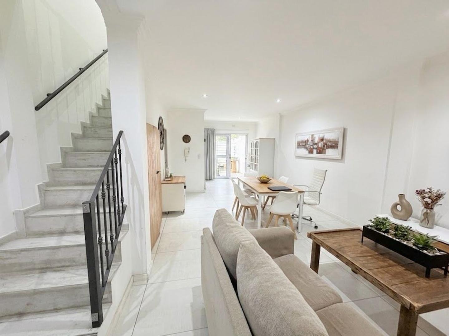 Foto de VENTA DÚPLEX 4 AMBIENTES HAEDO CON JARDÍN, imagen 2