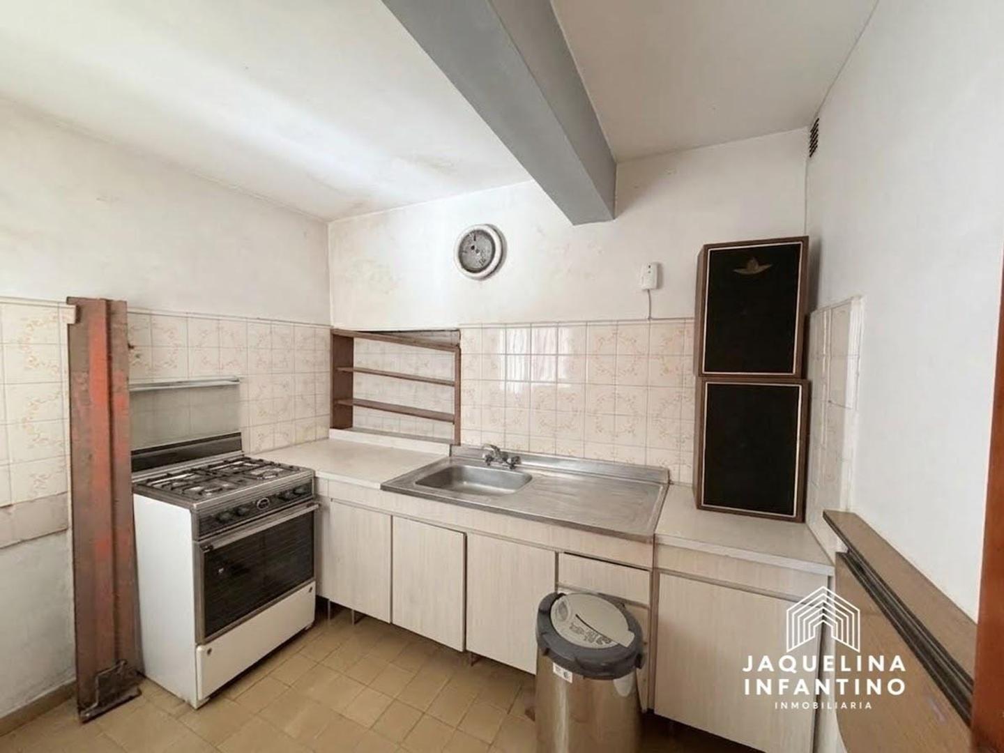 Foto de VENTA CASA 4 AMBIENTES RAMOS MEJIA - ZONA ATENEO D. BOSCO, imagen 2