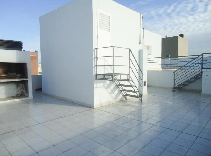 BALCON, EXCELENTE VISTA, LUMINOSO, EDIFICIO CON ASADOR Y PILETA 4