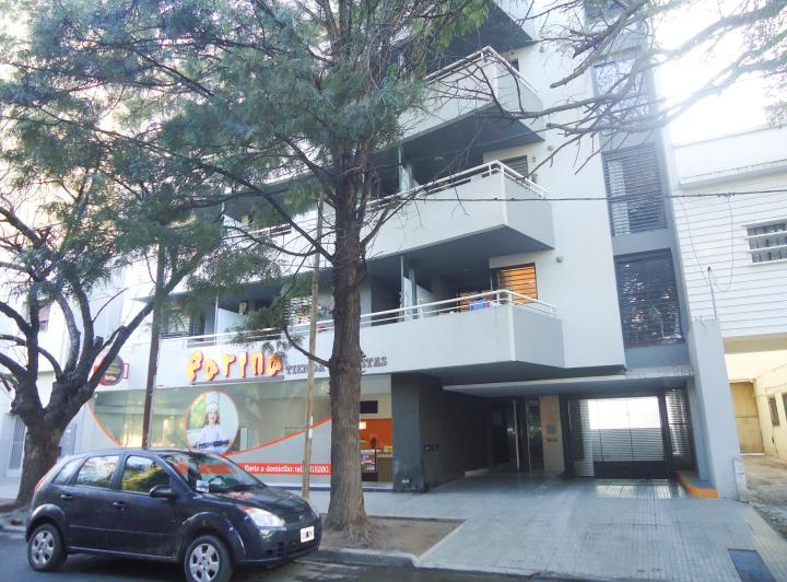 BALCON, EXCELENTE VISTA, LUMINOSO, EDIFICIO CON ASADOR Y PILETA 2