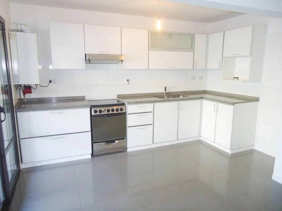 BARRIO PRIVADO CLAROS DEL BOSQUE, DUPLEX, TRES DORMITORIOS, DOS BAÑOS, COCHERA DOBLE 5