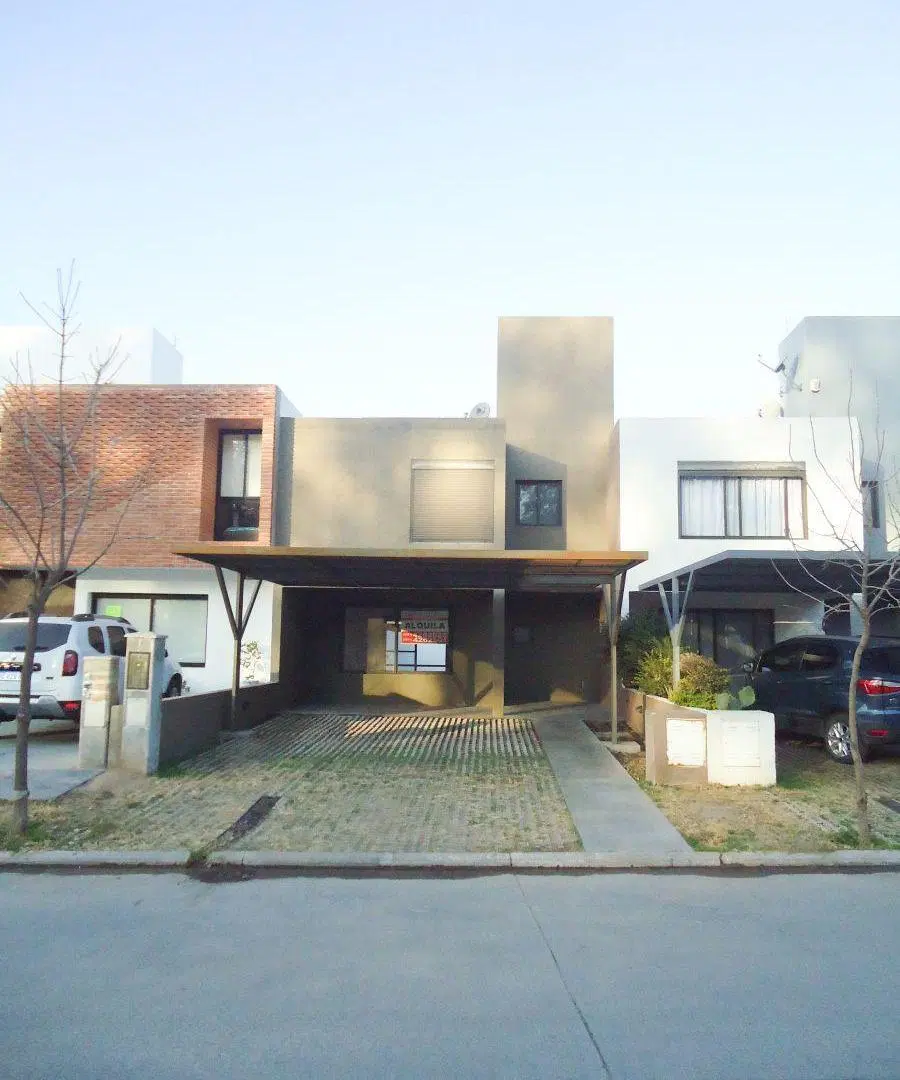 BARRIO PRIVADO CLAROS DEL BOSQUE, DUPLEX, TRES DORMITORIOS, DOS BAÑOS, COCHERA DOBLE 1