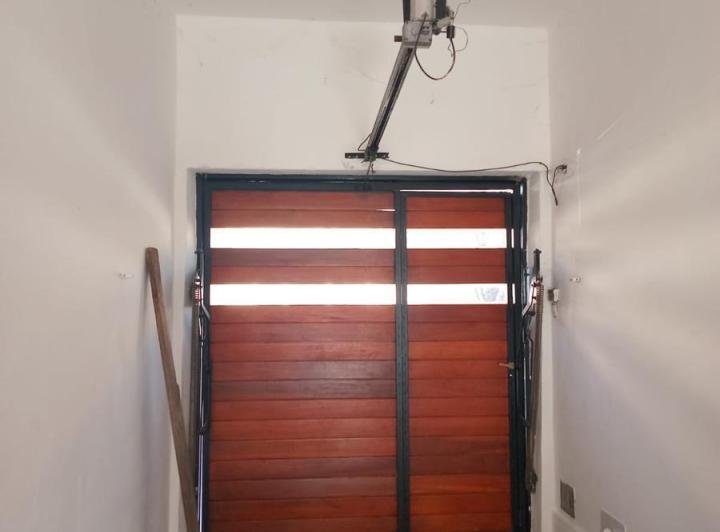 AMPLIA PROPIEDAD EN BARRIO SAN VICENTE 2