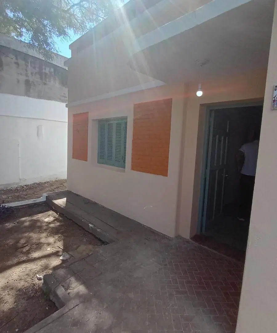OPRTUNIDAD CASA RESTAURADA EN B° SAN VICENTE 4