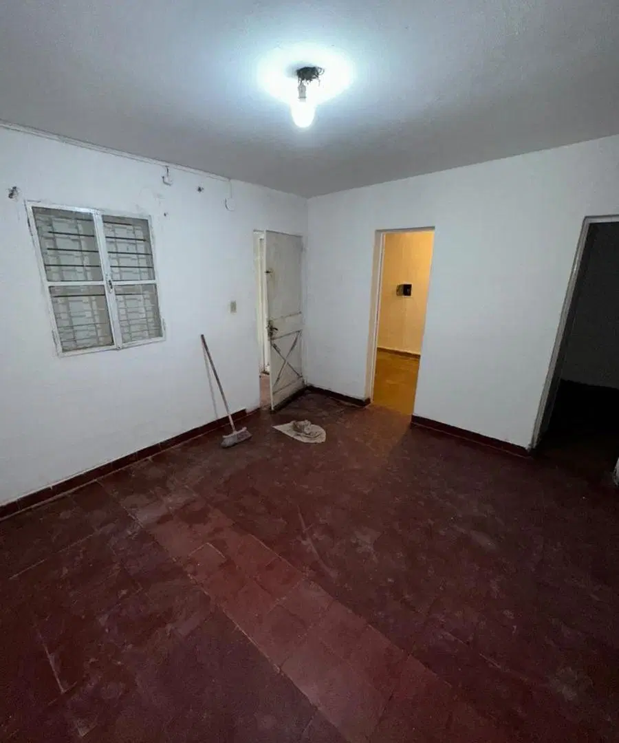 CASA EN BARRIO AVELLANEDA 8