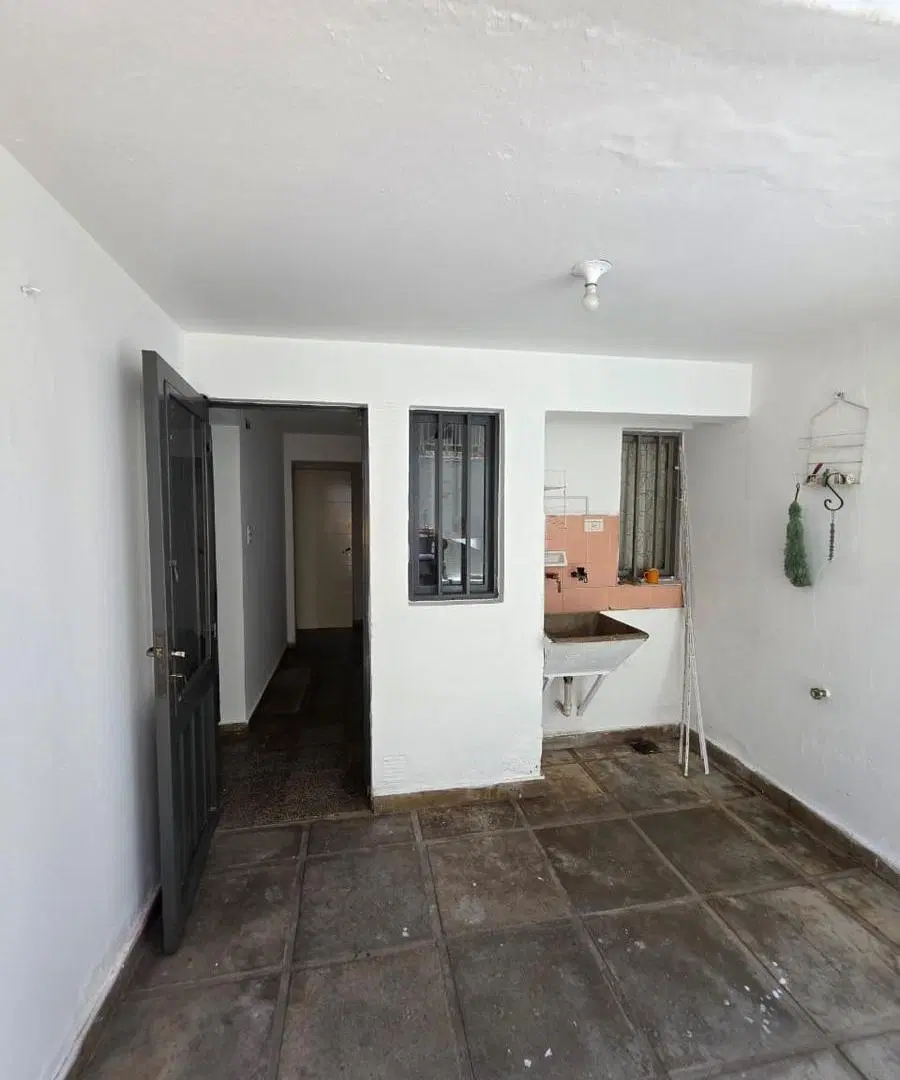 AMPLIO DEPARTAMENTO EN VENTA EN GORRITI al 900 5